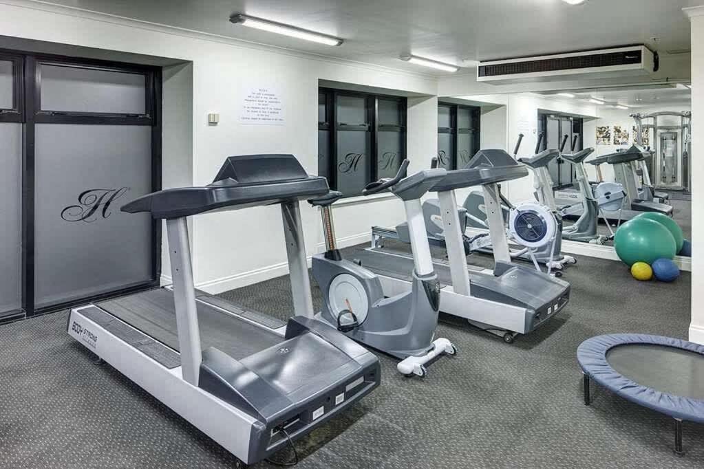 Highrise Studio Apartment W/ Ac, Pool & Gym In Auckland Cbd Exterior photo